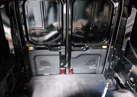 2018 Ford Transit-250 z USA, uszkodzony, nr VIN 1FTYR2CM7JKB07684